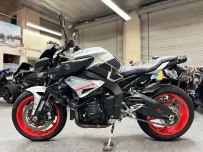 2020 YAMAHA MT10 MT-10