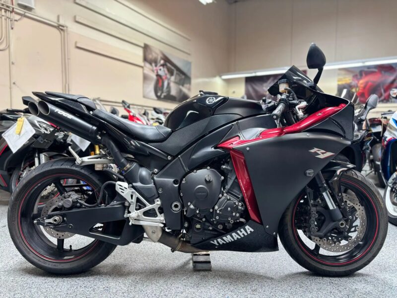 2009 Yamaha R1 Crossplane