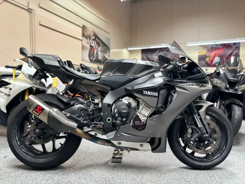 2016 Yamaha R1