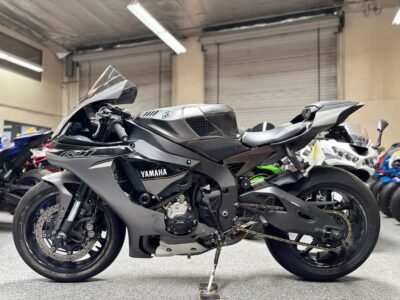 2016 Yamaha R1