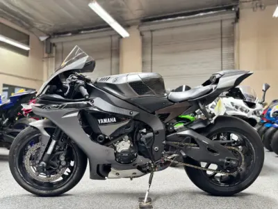 2016 Yamaha R1