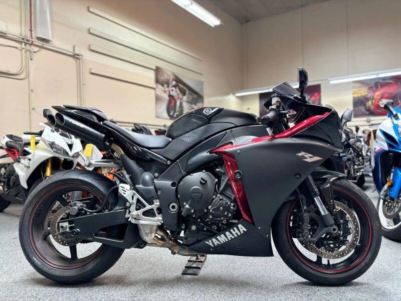 2009 Yamaha R1 Crossplane