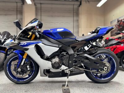 2016 Yamaha R1