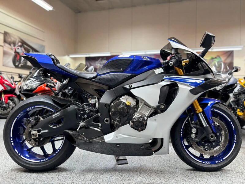 2016 Yamaha R1