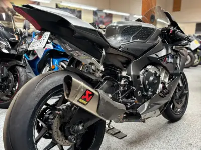 2016 Yamaha R1