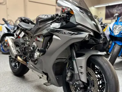 2016 Yamaha R1