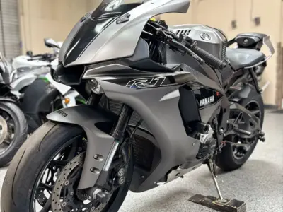 2016 Yamaha R1