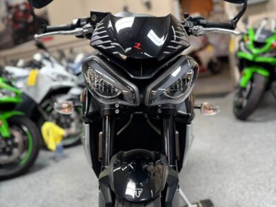 2022 Triumph Street Triple R  765