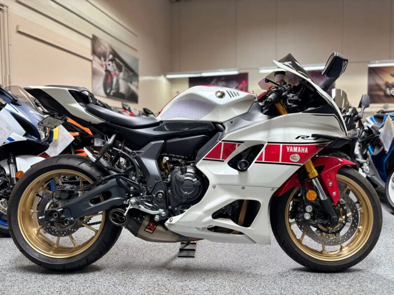2022 YAMAHA R7 World GP 60th Anniversary Edition