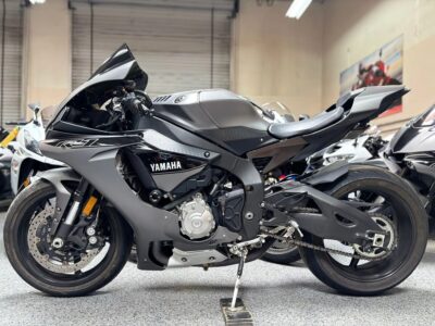 2016 Yamaha R1S