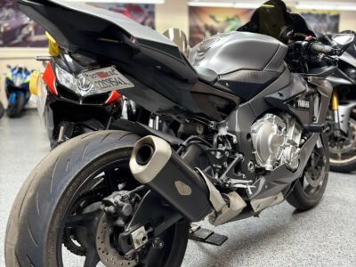 2016 Yamaha R1S