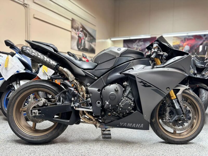 2013 Yamaha R1