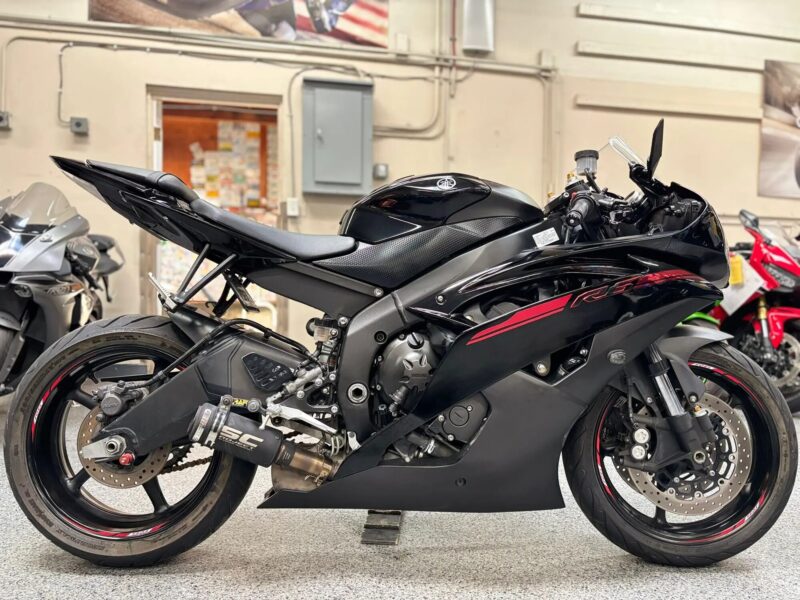 2015 Yamaha R6 RAVEN