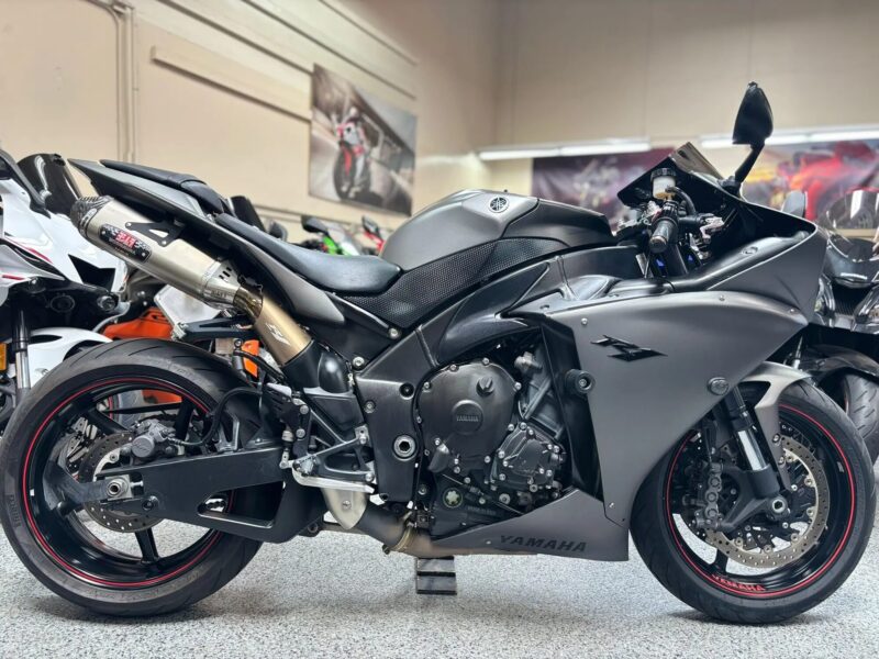 2013 Yamaha R1