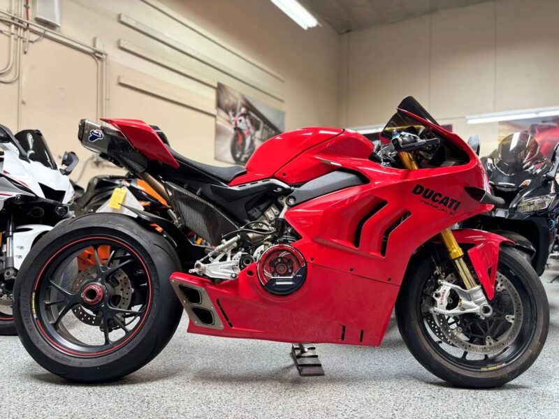 2022 Ducati Panigale V4S