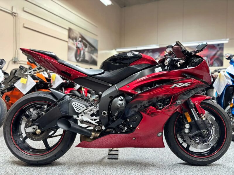 2011 Yamaha R6 Raven