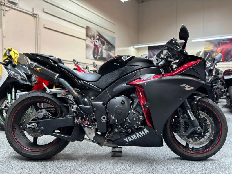 2009 Yamaha R1 Crossplane