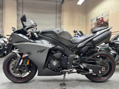2013 Yamaha R1