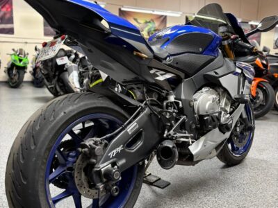 2016 Yamaha R1