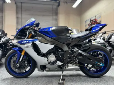 2015 Yamaha R1