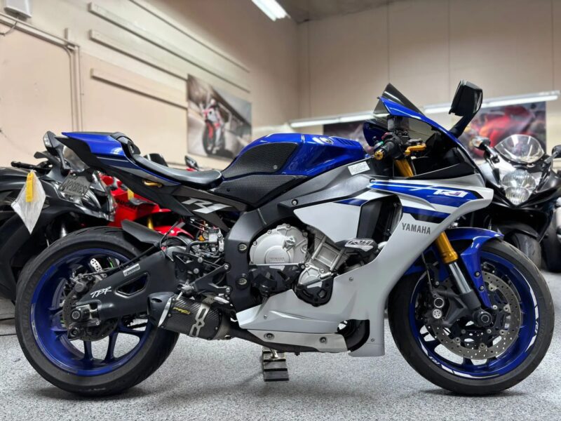 2016 Yamaha R1