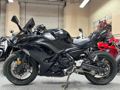 2025 Kawasaki Ninja 650 TRACTION CONTROL