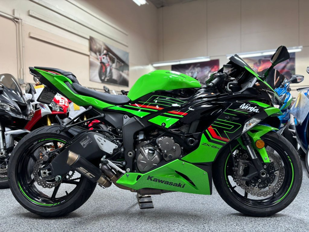 まなあか 2023 Kawasaki Ninja 636 ZX6R KRT - 16K Miles | AK Motors