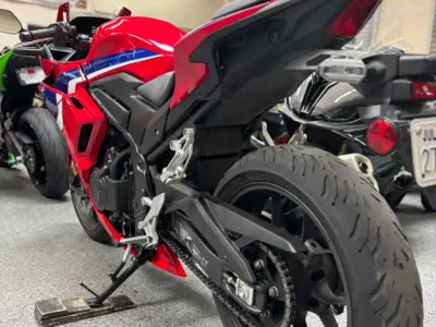 2025 HONDA CBR500R ABS