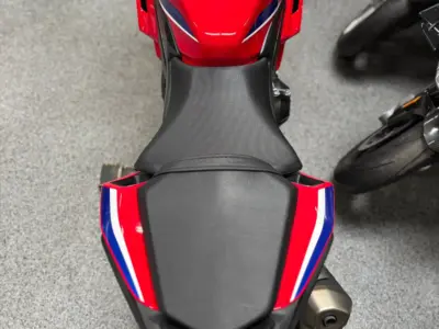 2025 HONDA CBR500R ABS