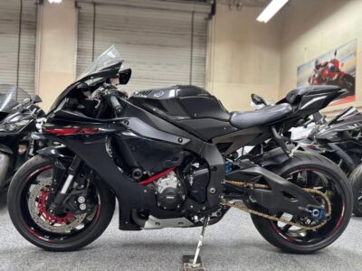 2015 Yamaha R1 RAVEN