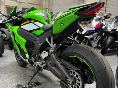 2025 KAWASAKI NINJA ZX10R