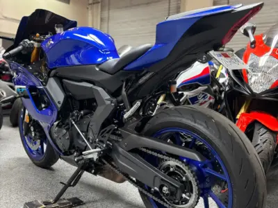 2025 YAMAHA R7