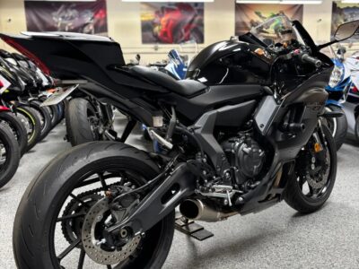 2025 YAMAHA R7