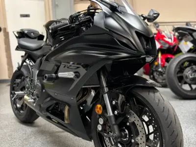 2025 YAMAHA R7