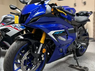2025 YAMAHA R7