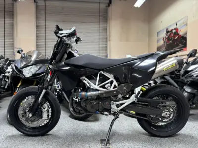 2017 Husqvarna 701 SUPERMOTO