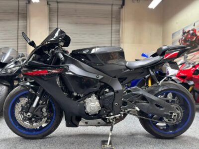2016 Yamaha R1S