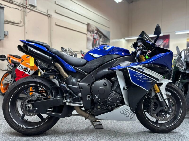 2013 Yamaha R1
