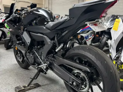 2025 YAMAHA R7