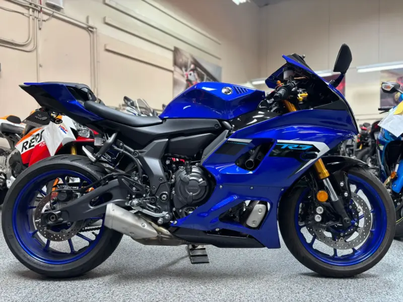 2025 YAMAHA R7