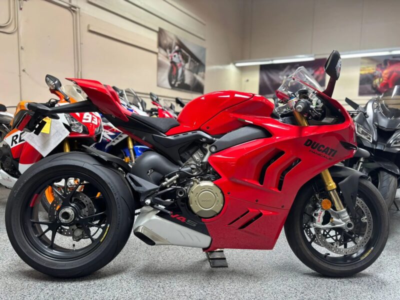 2022 Ducati Panigale V4S