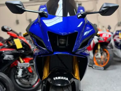 2025 YAMAHA R7