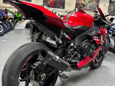 2019 Yamaha R1