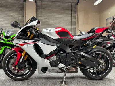 2015 Yamaha R1