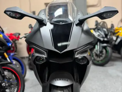 2016 Yamaha R1S