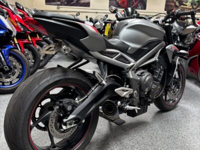 2022 Triumph Street Triple R  765
