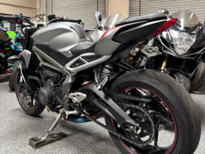 2022 Triumph Street Triple R  765