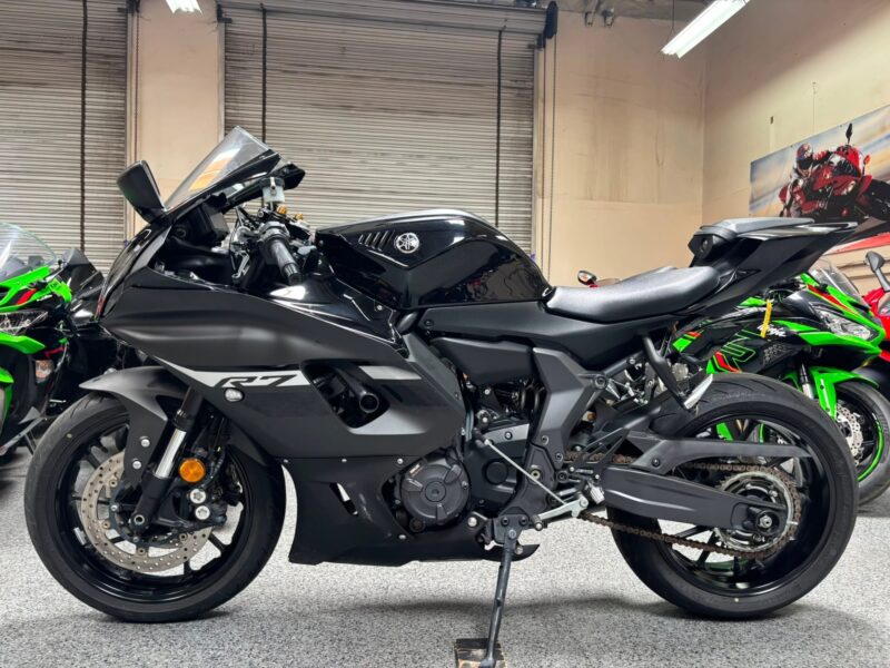 2024 Yamaha R7 Sport Bike for Sale