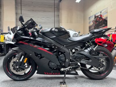 2015 Yamaha R6 Raven