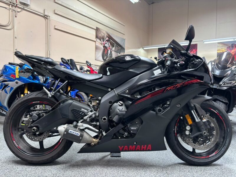 2015 Yamaha R6 Raven